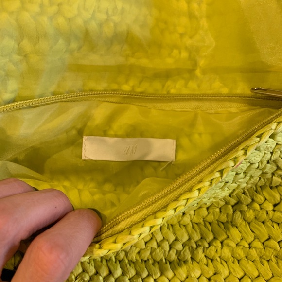 NWOT H&M rafia bright yellow and gold clutch - Picture 5 of 6